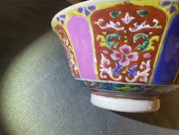 Neuf pi&egrave;ces en porcelaine de Chine Bencharong pour le march&eacute; thai, 19&egrave;me