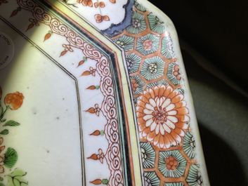 A Chinese octagonal famille verte tazza, Kangxi