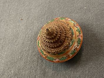 Six Chinese Thai market Bencharong jars and a bowl, 19th C.