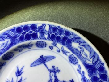 Three Chinese blue and white 'Dames au parasol' plates after Pronk, Qianlong