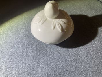 A Chinese Dehua blanc de Chine teapot, inscribed Yi Gong, 18/19th C.