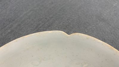 Deux bols et une jarre en porcelaine de Chine de type qingbai, Song