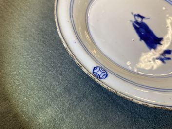 Une paire d'assiettes en porcelaine de Chine en bleu et blanc de type ko-sometsuke pour le march&eacute; japonais, Tianqi