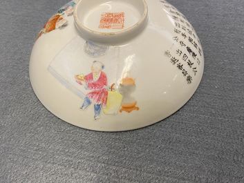 Een paar Chinese famille rose dekselkommen, Jiaqing merk en periode