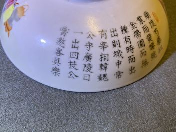 Een paar Chinese famille rose dekselkommen, Jiaqing merk en periode