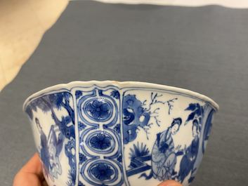 Twee Chinese blauw-witte kommen, Chenghua merk, Kangxi