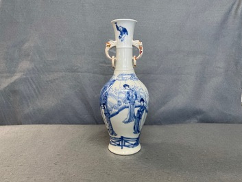 Een Chinese blauw-witte vaas met olifantenoren, Kangxi merk en periode