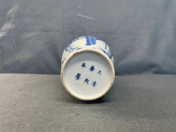 Een Chinese blauw-witte vaas met olifantenoren, Kangxi merk en periode
