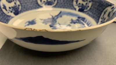 Un service en porcelaine de Chine en bleu et blanc &agrave; d&eacute;cor de sc&egrave;nes de chasse, 18/19&egrave;me