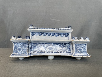 A large blue and white Delft-style inkwell, Nurnberg faience, Germany, 18th C.