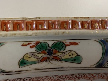 Trois plats de forme octagonale en porcelaine de Chine famille verte, Kangxi