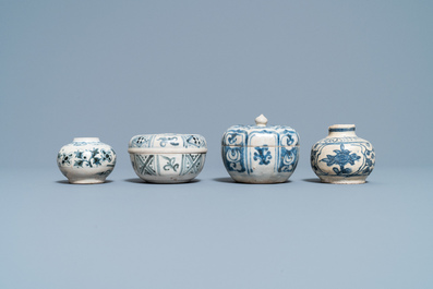 Four blue and white Vietnamese or Annamese ceramics and a Chinese jarlet, 15/16th C.