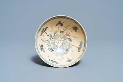 Four blue and white Vietnamese or Annamese ceramics and a Chinese jarlet, 15/16th C.