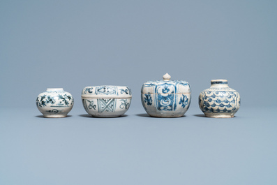 Four blue and white Vietnamese or Annamese ceramics and a Chinese jarlet, 15/16th C.