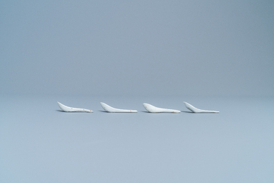 Nineteen Chinese famille rose and qianjiang cai spoons with figures, 19/20th C.