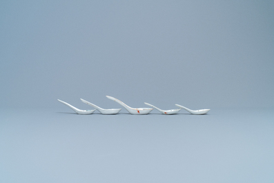 Nineteen Chinese famille rose and qianjiang cai spoons with figures, 19/20th C.