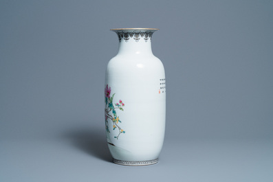 Een fijne Chinese famille rose vaas, Zhong Guo Jingdezhen Zhi merk, Republiek