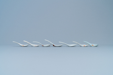 Thirteen Chinese famille rose and qianjiang cai spoons, 19/20th C.