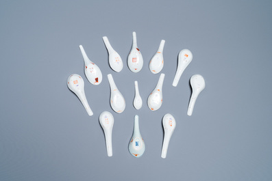 Thirteen Chinese famille rose and qianjiang cai spoons, 19/20th C.