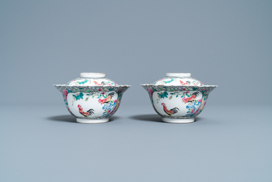 A pair of Chinese famille rose 'rooster' bowls and covers, Yongzheng