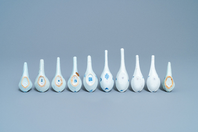 Veertien Chinese blauw-witte en ijzerrode lepels, Jiaqing, Daoguang en Tongzhi merk en periode en 20e eeuw