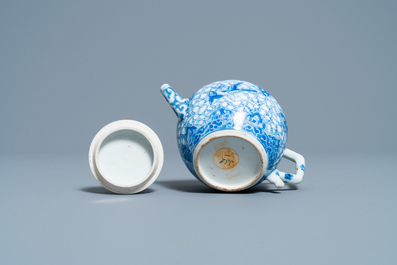 A Chinese blue and white teapot and cover, Kangxi