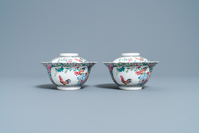 A pair of Chinese famille rose 'rooster' bowls and covers, Yongzheng