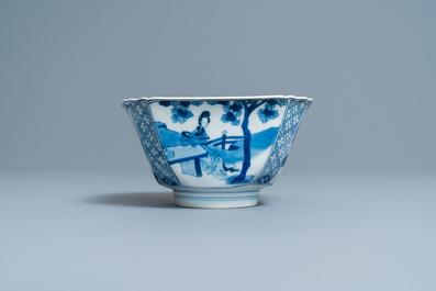 Een vierkante Chinese blauw-witte kom, Chenghua merk, Kangxi