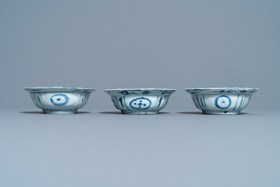 Three Chinese blue and white kraak porcelain klapmuts bowls, Wanli