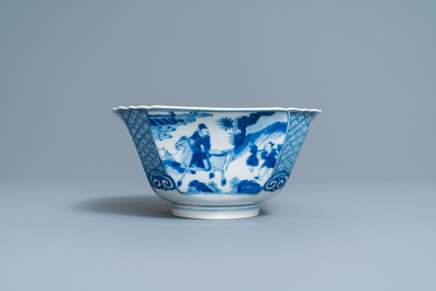 Een vierkante Chinese blauw-witte kom, Xuande merk, Kangxi