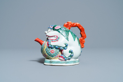 A Chinese famille rose 'Buddhist lion' ewer, Qianlong/Jiaqing