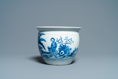 A Chinese blue and white jardini&egrave;re and two famille verte bowls, 19/20th C.