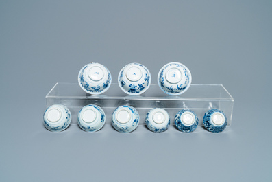 Zestien Chinese blauw-witte schotels en veertien koppen, Kangxi
