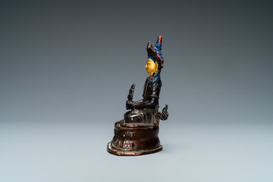 Une figure de Bouddha Amitayus en bronze, Sino-Tibet, 19&egrave;me
