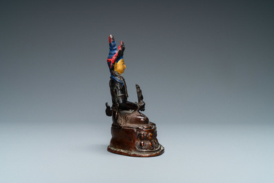 Une figure de Bouddha Amitayus en bronze, Sino-Tibet, 19&egrave;me
