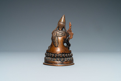 A Sino-Tibetan copper alloy figure of Lama, 18/19th C.