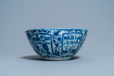 Un grand bol en porcelaine de Chine en bleu et blanc de type kraak, Wanli
