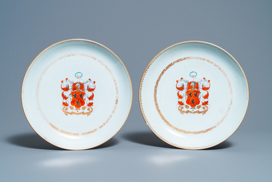 A pair of Chinese Scottish market Ross of Balnagowan armorial dishes, Qianlong