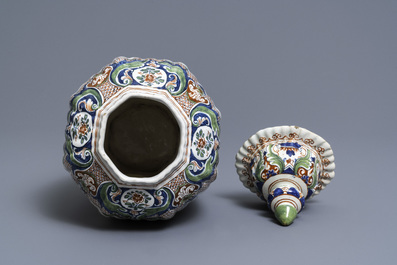 A Dutch Delft cashmere palette vase and cover, 18th C.