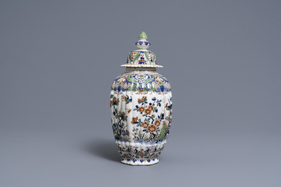 A Dutch Delft cashmere palette vase and cover, 18th C.