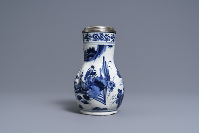 Een getorste blauw-witte Delftse chinoiserie kan met zilveren deksel, 17e eeuw