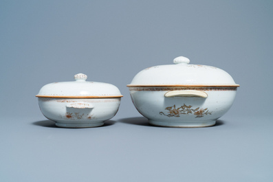 Twee Chinese dekselterrines met het wapen van Ross of Balnagowan voor de Schotse markt, Qianlong