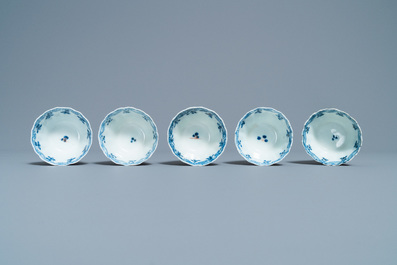 Five Chinese Imari-style cups and saucers, Kangxi