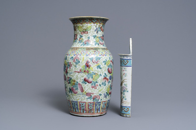 Een diverse collectie Chinees famille rose en blauw-wit porselein, 19/20e eeuw