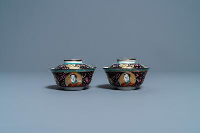 A pair of Chinese Thai market Bencharong bowls and covers, 20th C.