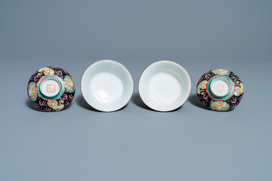 A pair of Chinese Thai market Bencharong bowls and covers, 20th C.