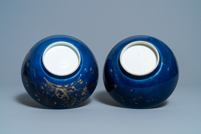 Drie Chinese monochrome blauwe kommen met verguld decor, Kangxi