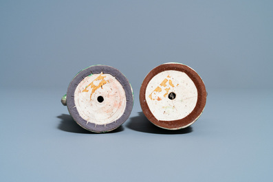 Une paire de porte-encens en forme de lions bouddhistes en biscuit &eacute;maill&eacute; sancai, Ming