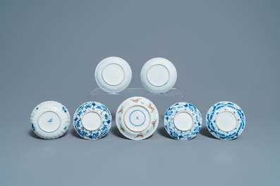 Dertien Chinese blauw-witte, famille rose en famille verte koppen en schotels, Kangxi/Qianlong