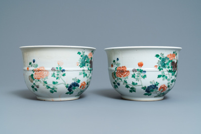 A pair of Chinese famille verte jardini&egrave;res, 19th C.
